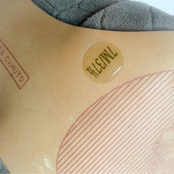 Vince Camuto taupe heeled bootie ❤️ - Picture 4 of 7